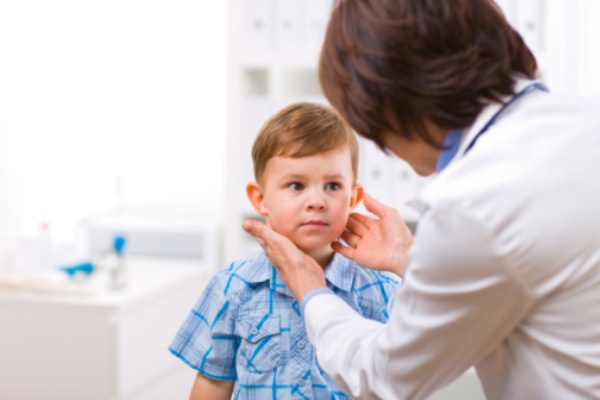 İyot eksikliği olmayan bölgelerde çocuklarda tiroid hormon üretim eksikliğinin (hipotiroidi) en sık nedeni haşimato hastalığıdır.