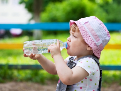 Çocuklar Ne Zaman Su İçmeye Başlamalı? Hangi Yaşta Ne Kadar Su İçmeli?